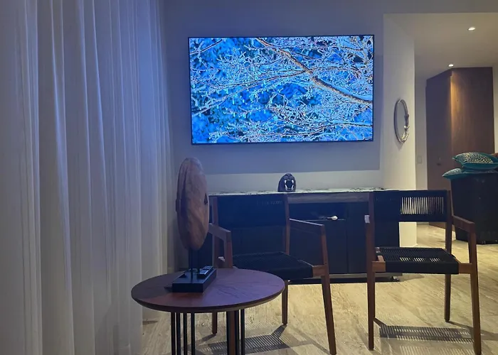 Luxury Jaguar Penthouse Private Pool Apartment *